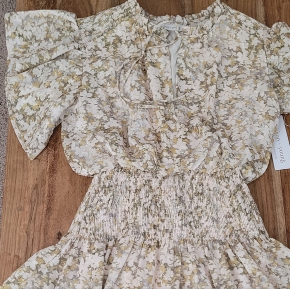 NWT Bishop & Young Floral Flutter Sleeve Smocked Mini Dress - Picture 16 of 17